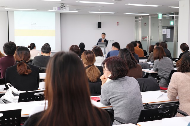 Pourquoi louer une salle pour un séminaire d’entreprise ?